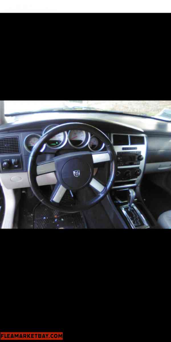 Hi, I'm selling my 2007 Dodge Magnum with 119,000 miles ever - Adelanto, California - FleaMarketBay