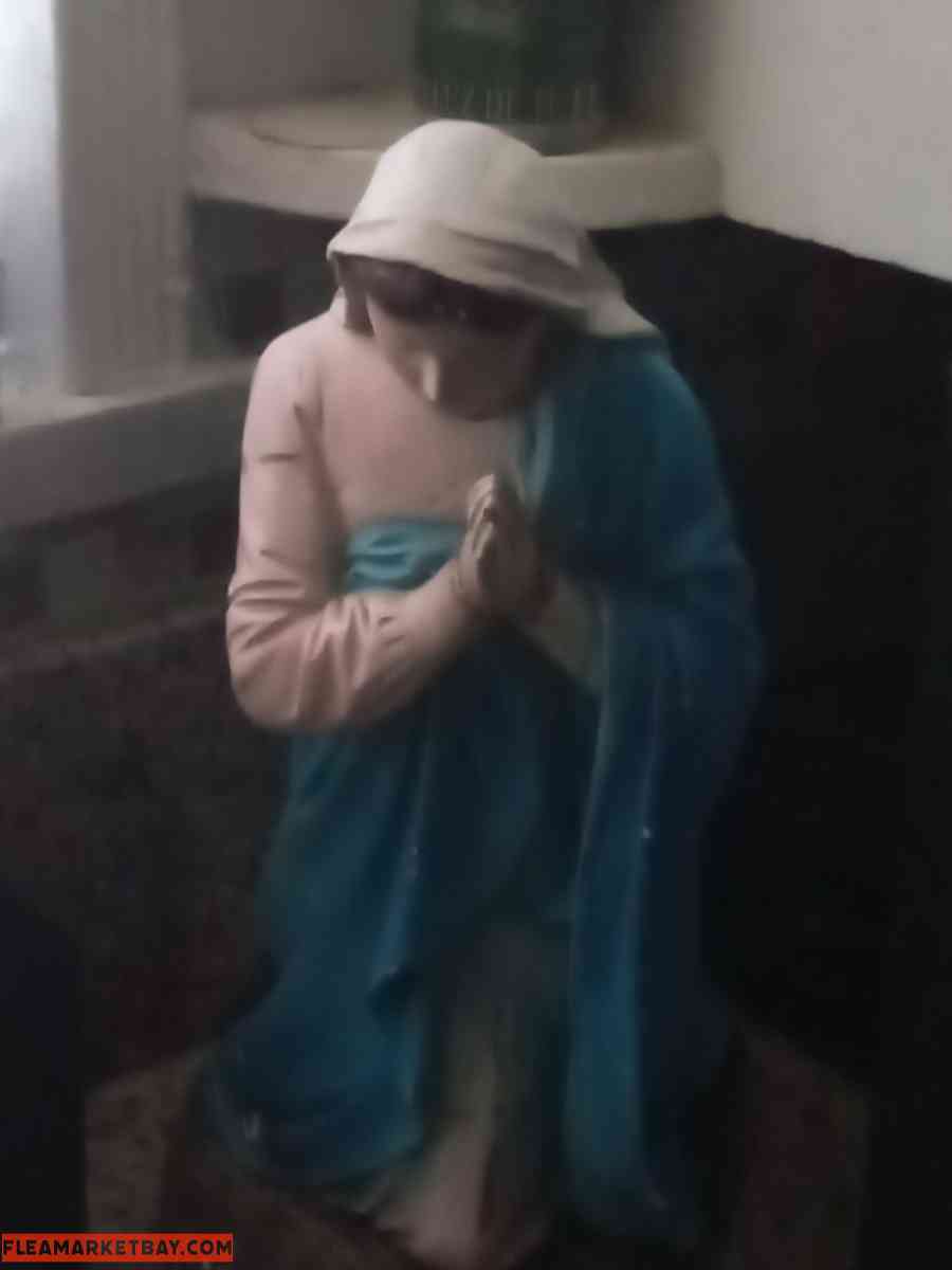 Virgin Mary statue - Victorville, California - FleaMarketBay