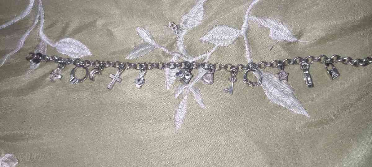 silver charm bracelet - Piedmont, South Carolina - FleaMarketBay