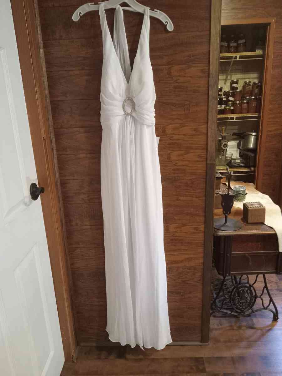 Davids Bridal wedding dress - Strawberry Plains, Tennessee - FleaMarketBay