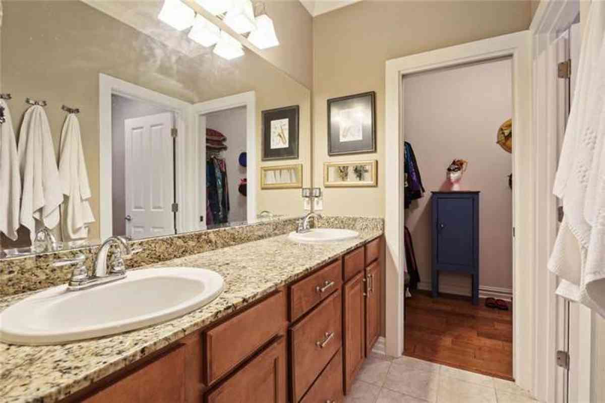 house for rent - New Orleans, Louisiana - FleaMarketBay