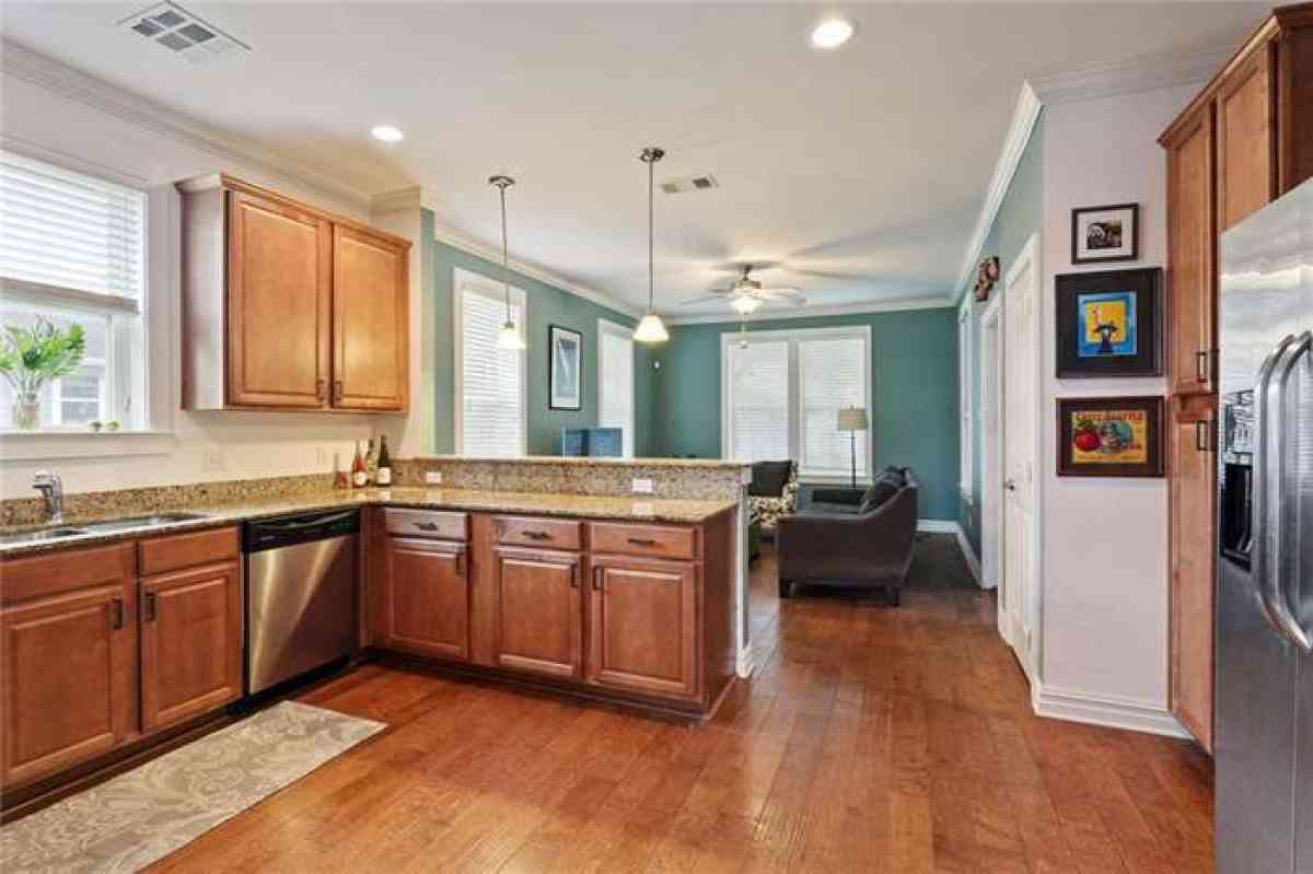 house for rent - New Orleans, Louisiana - FleaMarketBay