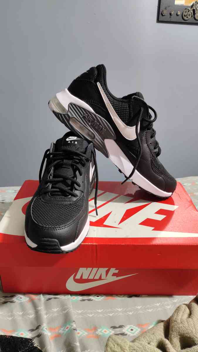 women's Nike air max excee - Franklin, Ohio - FleaMarketBay