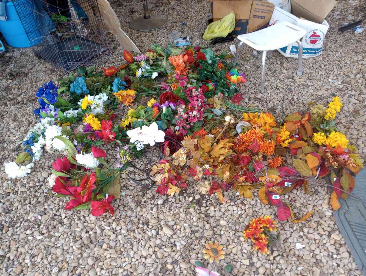 assortment of fake flowers - Kaufman, Texas