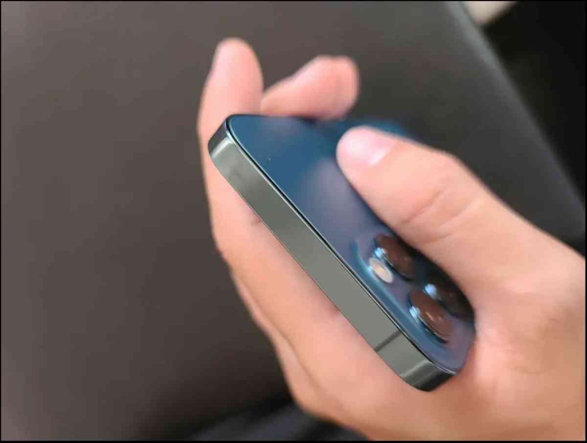 IPhone 12 pro max - Ashaway, Rhode Island - FleaMarketBay