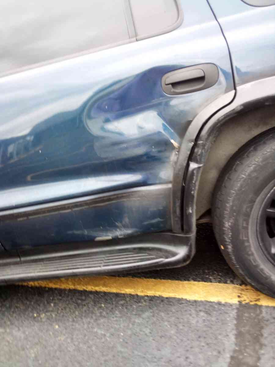 selling or trading 2001 Dodge Durango slt - Dothan, Alabama - FleaMarketBay