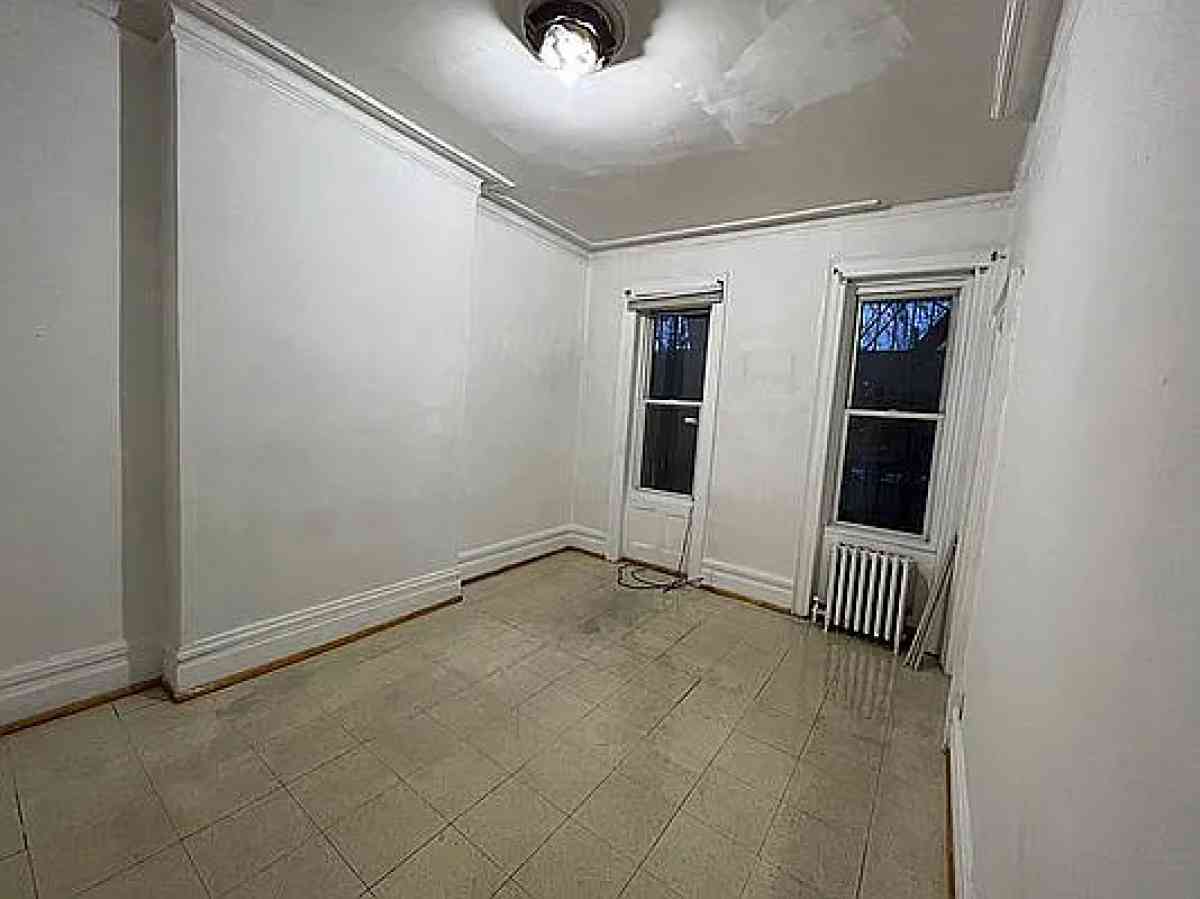 house for rent - Brooklyn, New York - FleaMarketBay