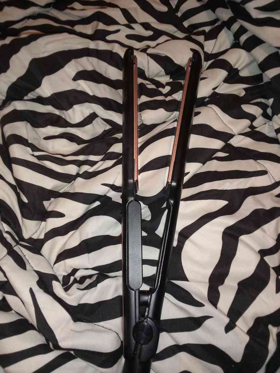 rose gold plated hair straightener - White Lake, Michigan - FleaMarketBay