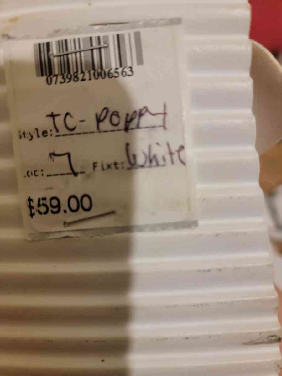 womens size 7 sandals NEW - Byram, Mississippi - FleaMarketBay