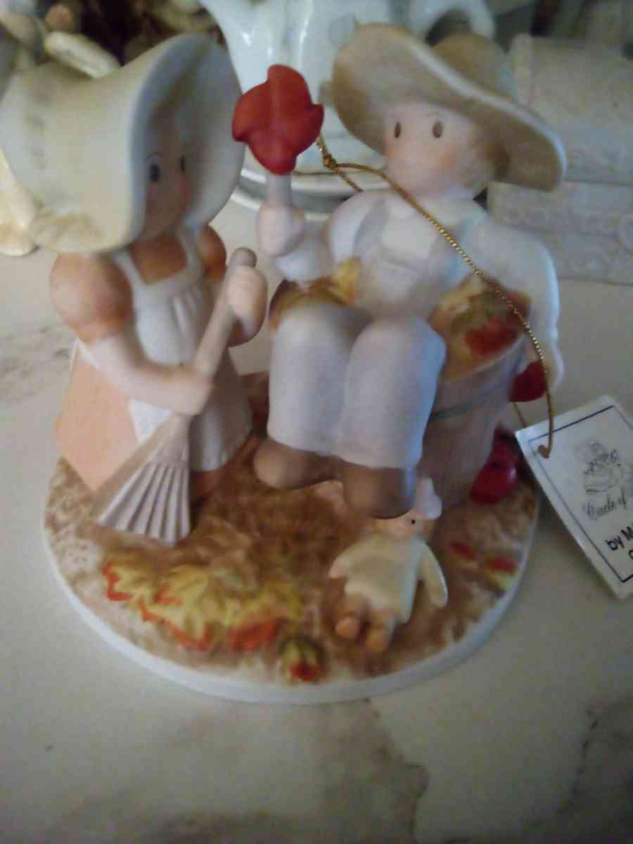 Home Interiors Circle of Friends Figurines and Christmas Pla - Mc Minnville, Tennessee - FleaMarketBay