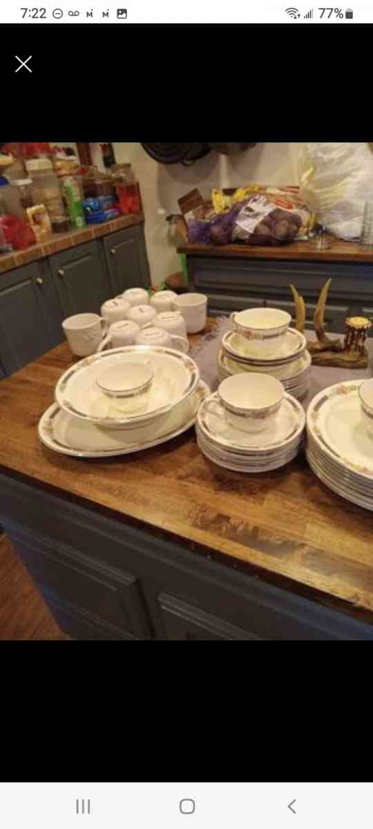 Vintage dinnerware - Strawberry Plains, Tennessee