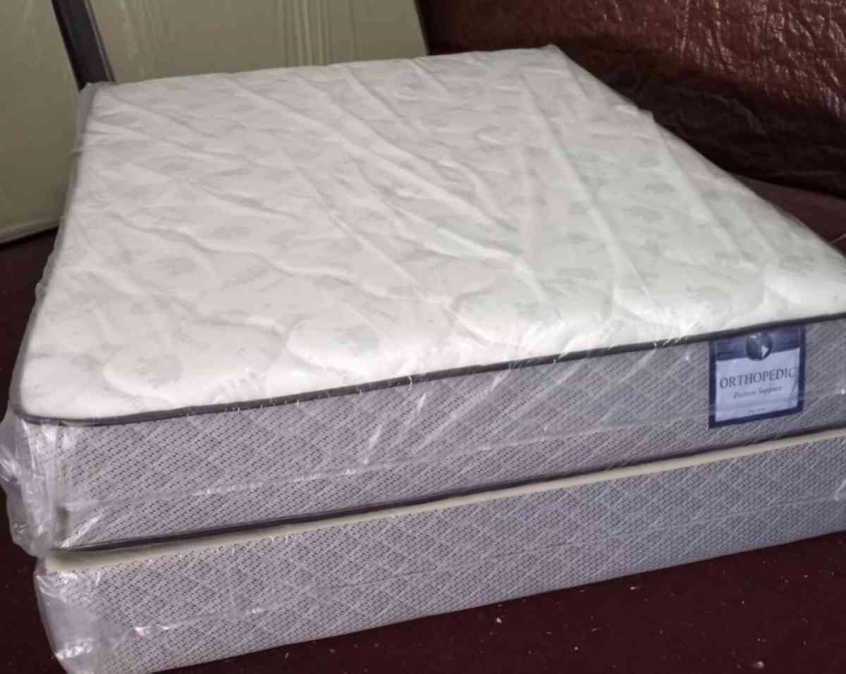 GREAT SALE QUEEN PLUSH MATTRESS WITH FREE BOX SPRING - Miami, Florida