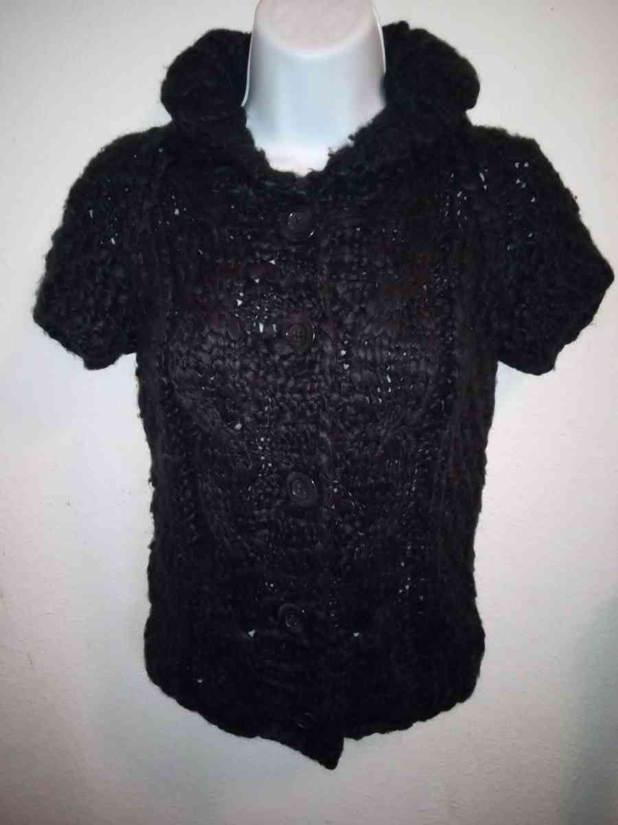 NWT VIVIENNE TAM BLACK SHORT SLEEVE SWEATER, XS - Fresno, California - FleaMarketBay