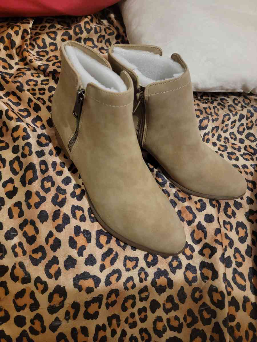 brand new size 7.5 ankle boots - Byram, Mississippi