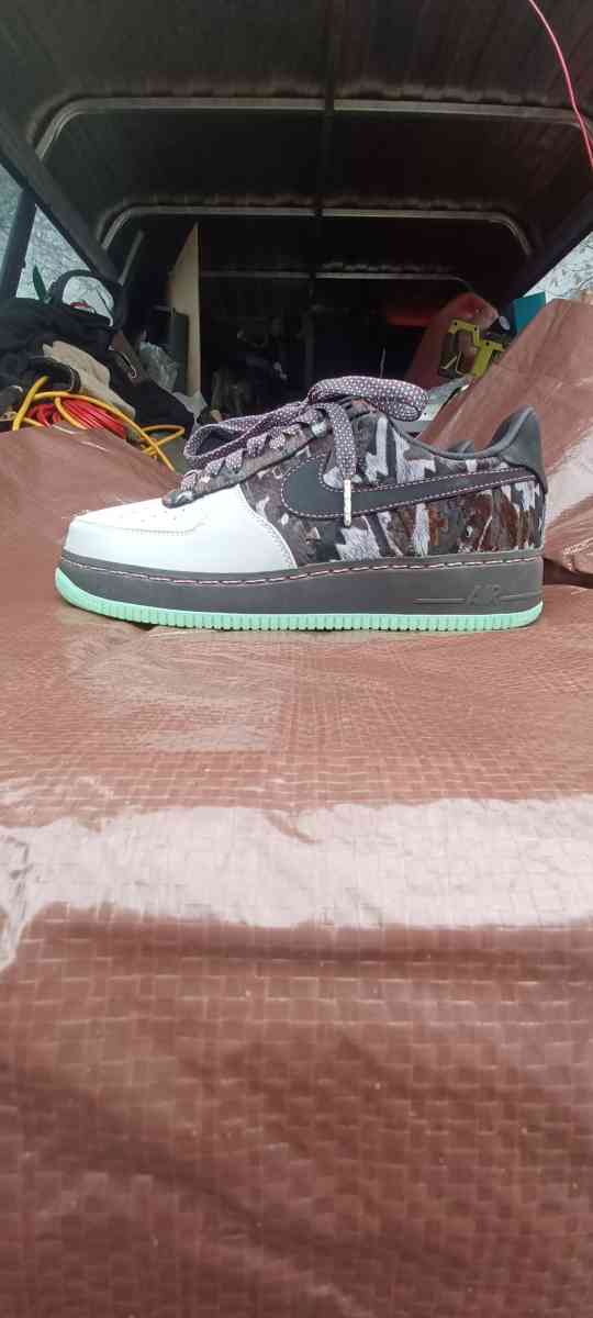 Nike AF1 2014 Year Of the Horse sz 10 - Milwaukee, Wisconsin - FleaMarketBay