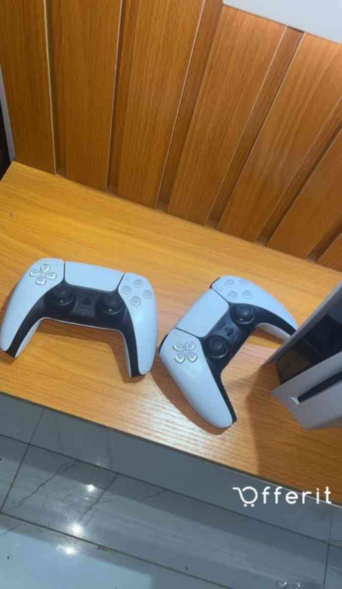 PS 5 with disck - Greenwood, Delaware - FleaMarketBay