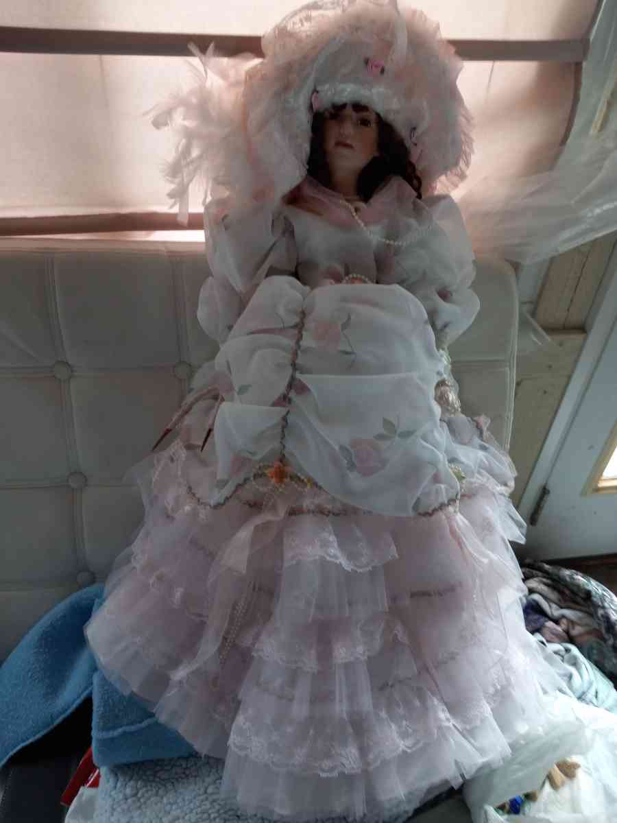 porclin dolls - Franklin, Indiana - FleaMarketBay