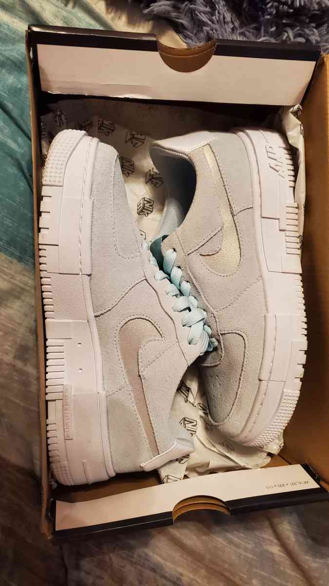 Air Force 1 Pixel Glacier Blue - New Bedford, Massachusetts