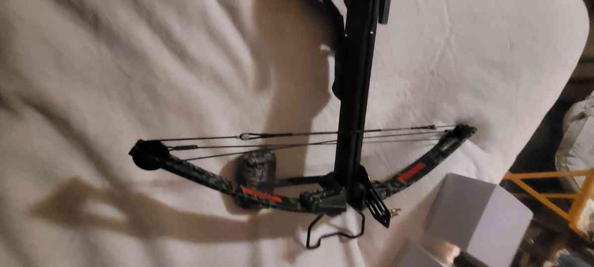 crossbow  and Arrows - Baltimore, Maryland - FleaMarketBay