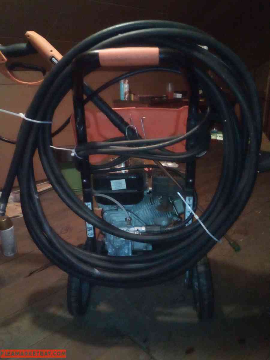 GENERAC 2900 psi pressure washer with all the heads - Elkhart, Indiana - FleaMarketBay