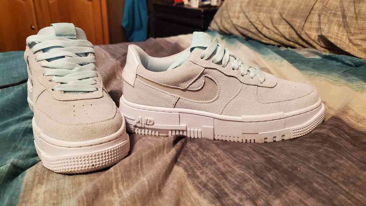 Air Force 1 Pixel Glacier Blue - New Bedford, Massachusetts - FleaMarketBay