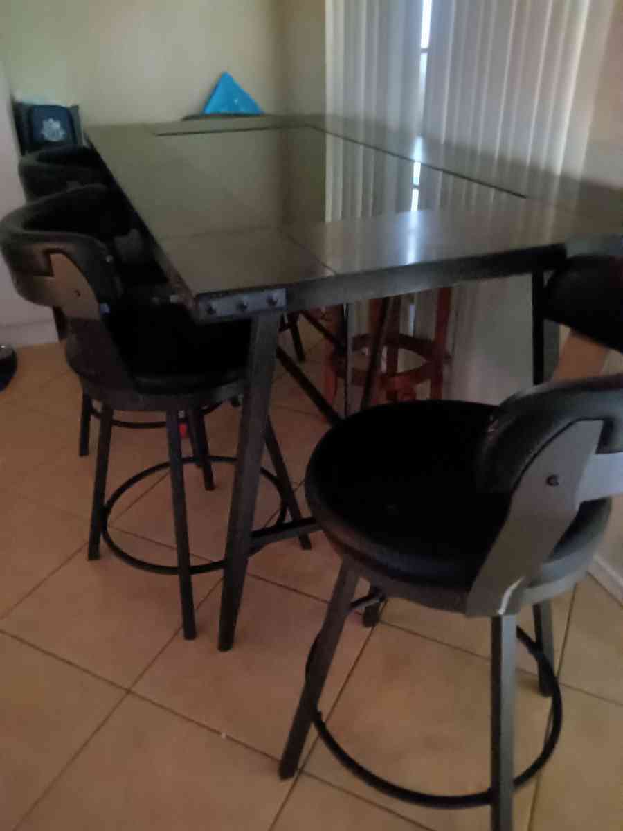 dinning table with 4 chairs - Edinburg, Texas - FleaMarketBay