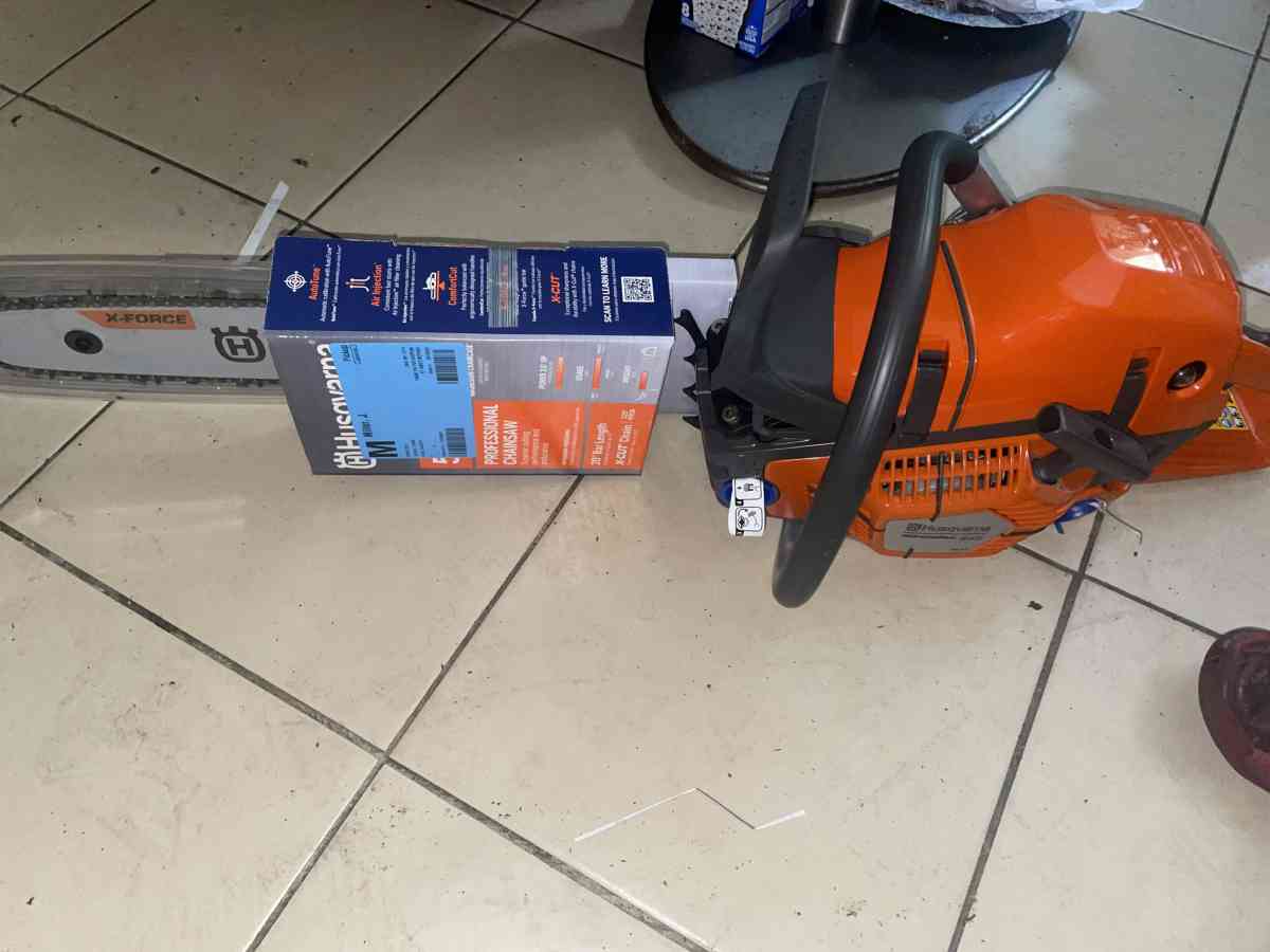 Chainsaw - New Orleans, Louisiana - FleaMarketBay