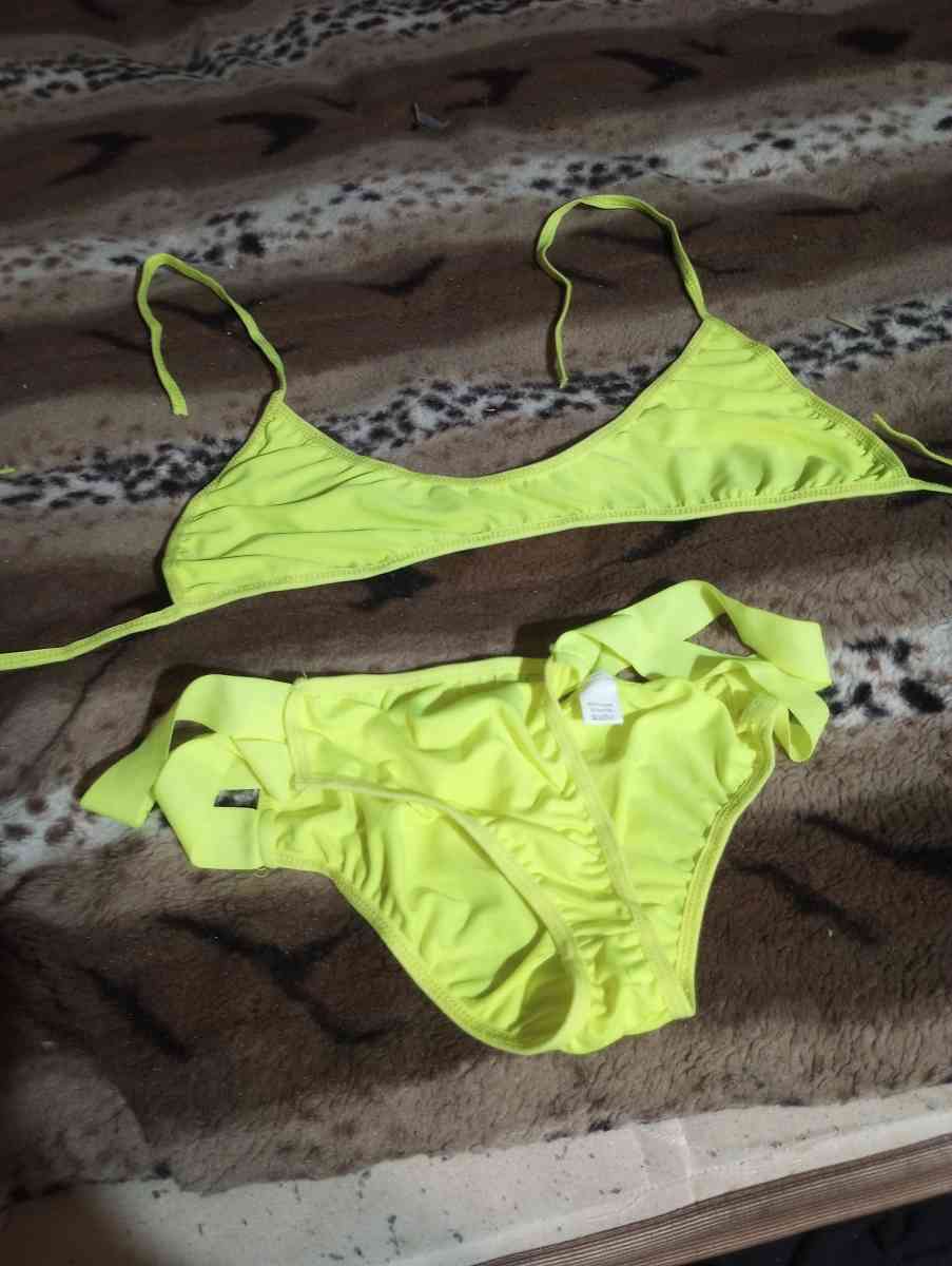 two piece bathing suit - Dallas, Texas - FleaMarketBay
