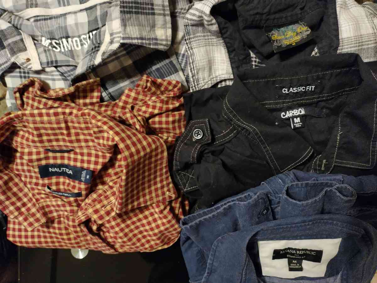 MENS DRESS SHIRTS size med - Salisbury, North Carolina