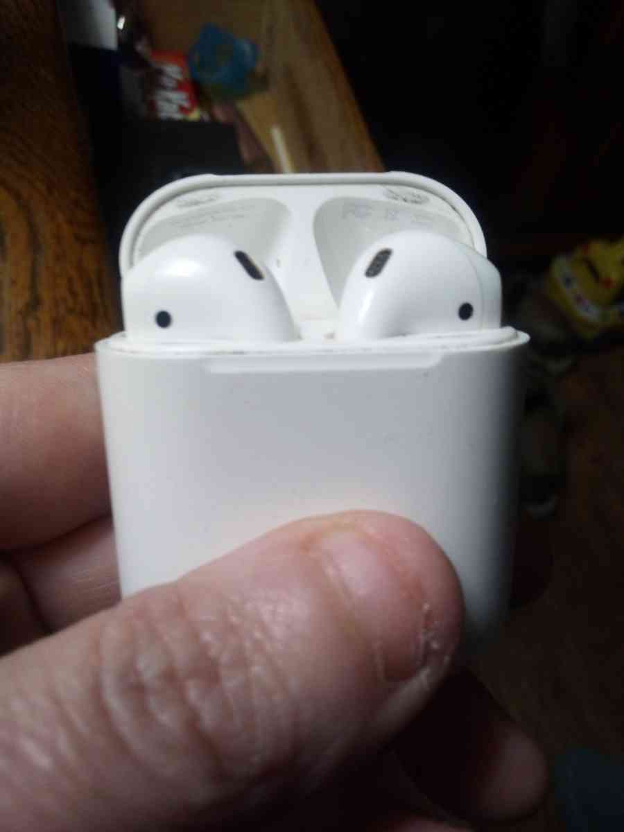 Apple Airpods - Mc Minnville, Tennessee - FleaMarketBay