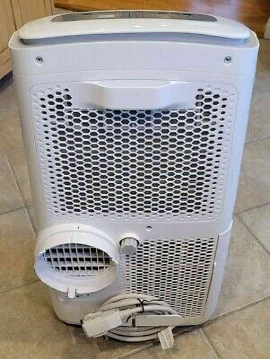 midea 3 in 1 dehumidifier air conditioner 100 - Lakewood, Washington - FleaMarketBay