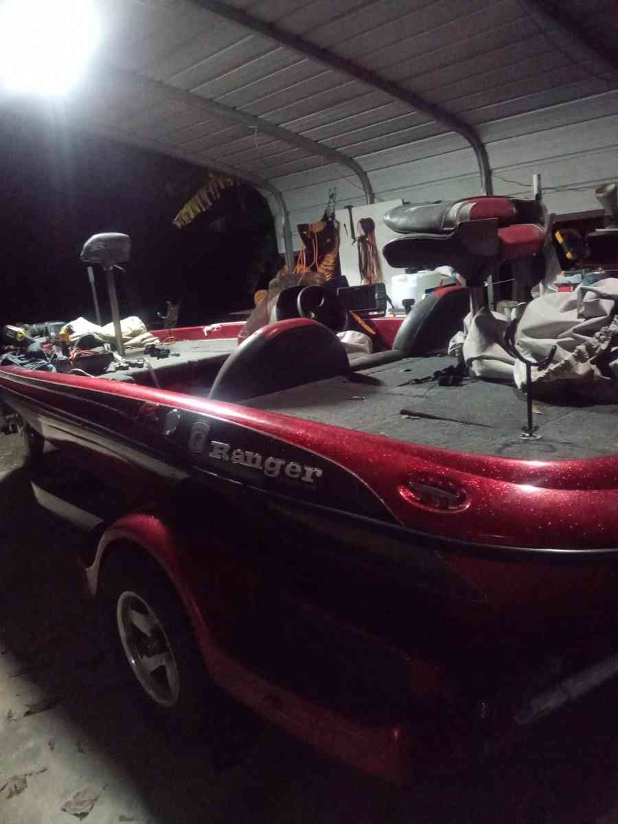 ranger bass boat on ranger trailer 2000 - Kountze, Texas - FleaMarketBay