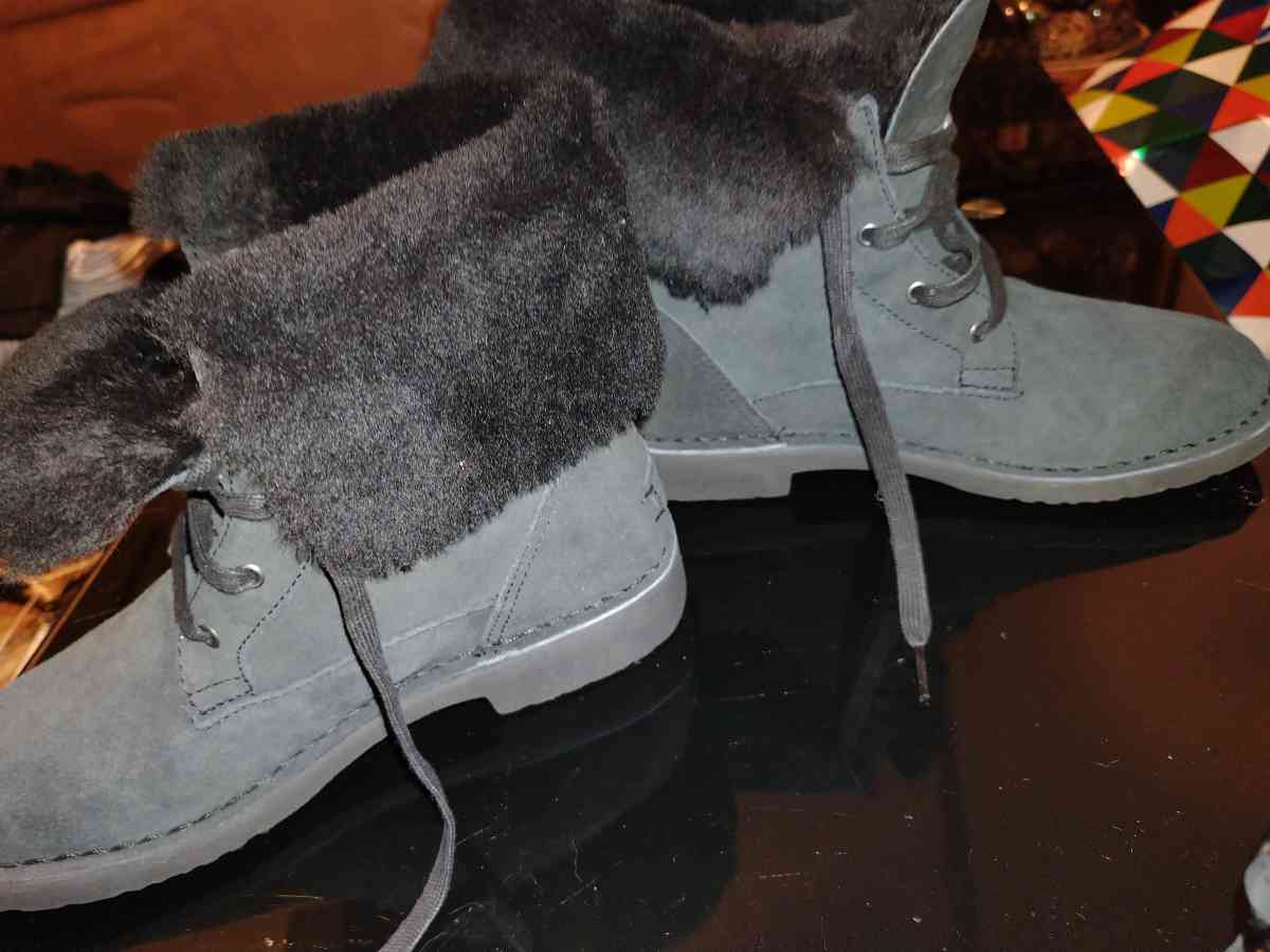 WOMENS UGG BOOTS size 7 - China Grove, North Carolina - FleaMarketBay