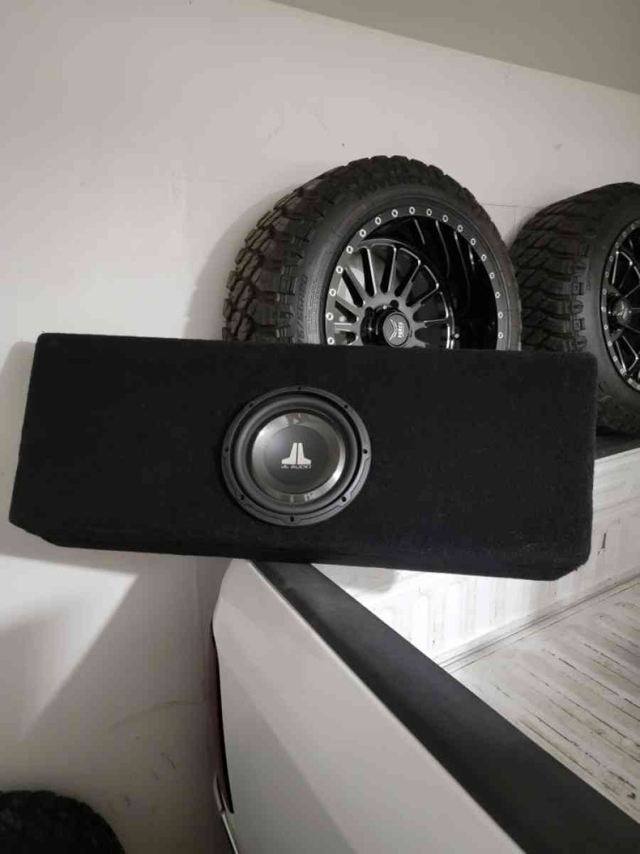 jl audio 10W1v3-4 - Porterville, California - FleaMarketBay