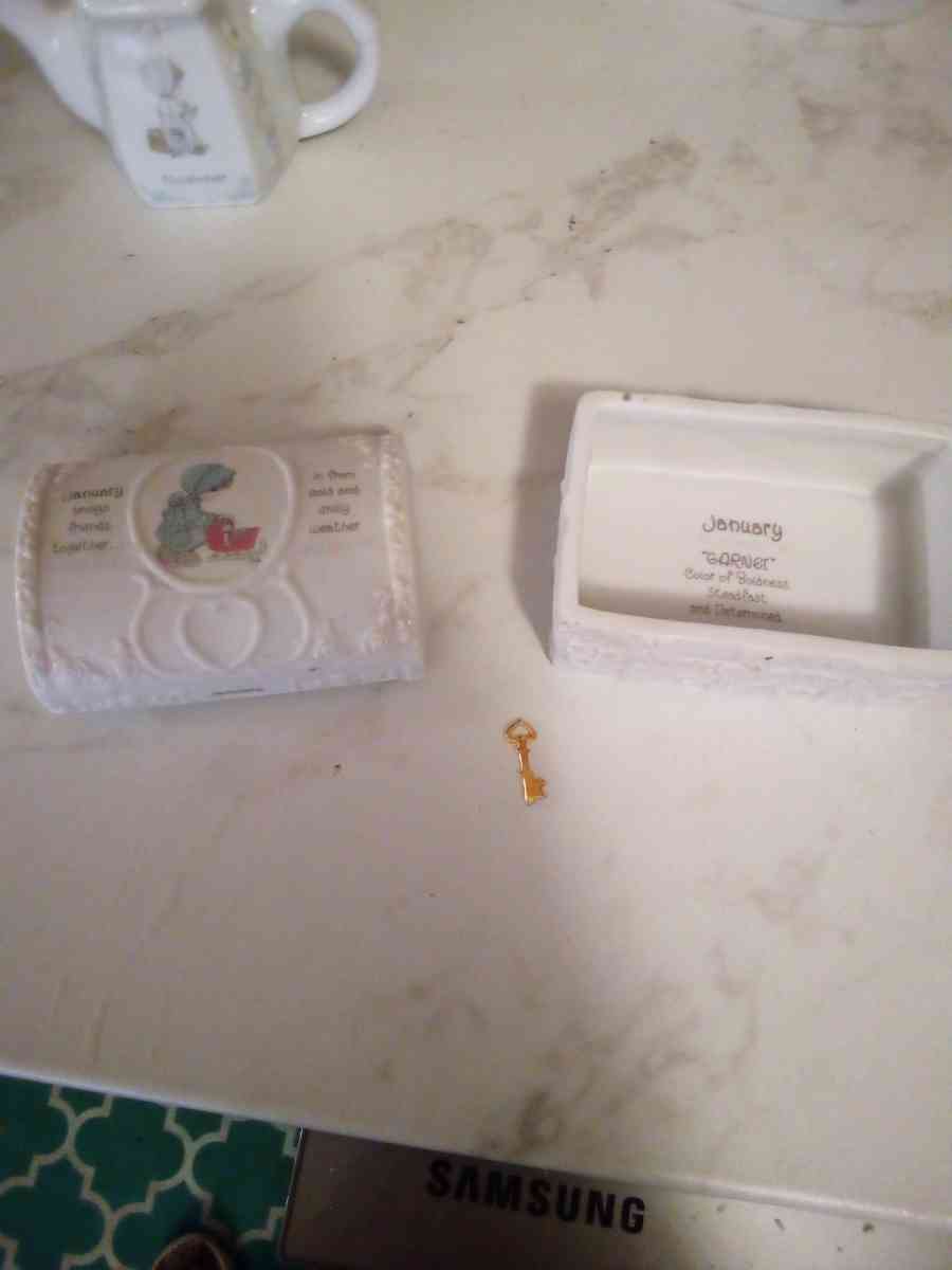 Precious Moments - Mc Minnville, Tennessee - FleaMarketBay