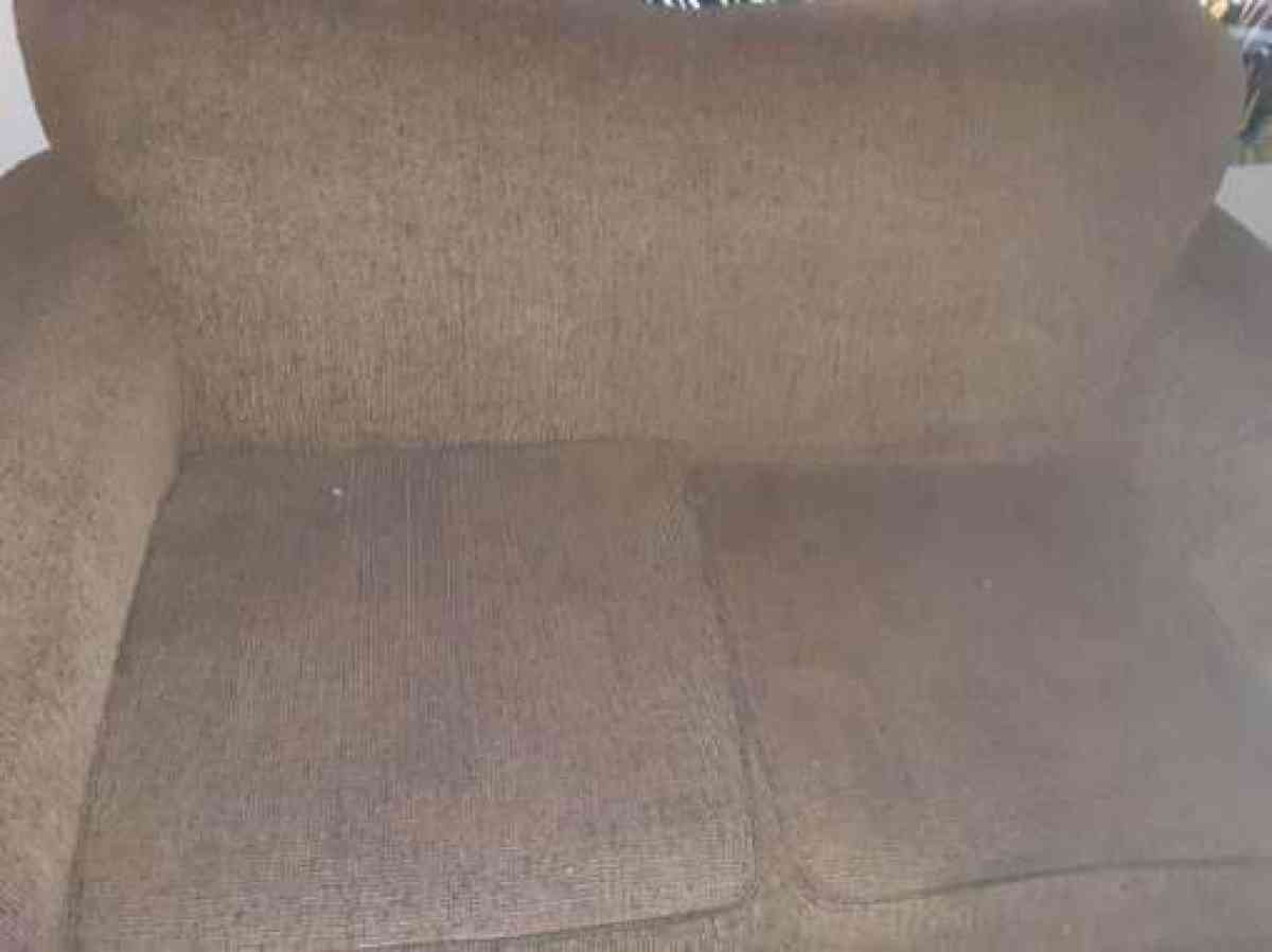 love seat - Fort Smith, Arkansas - FleaMarketBay