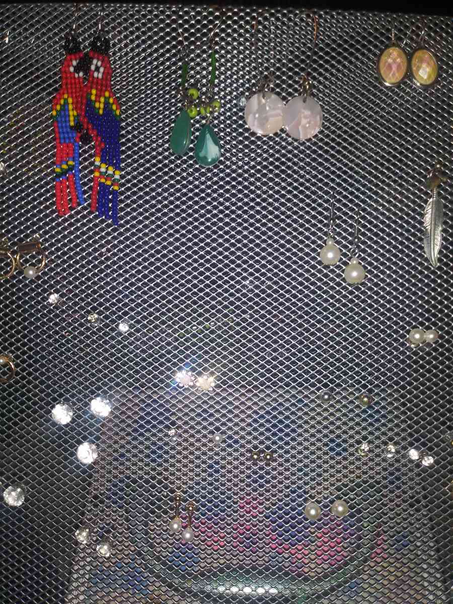 stud and dangle earrings - Abington, Pennsylvania - FleaMarketBay