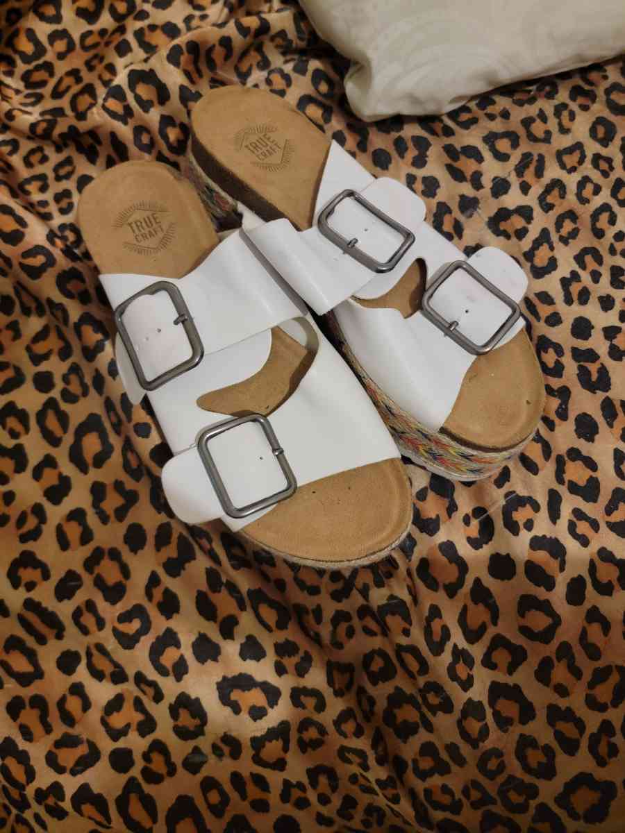 womens size 7 sandals NEW - Byram, Mississippi