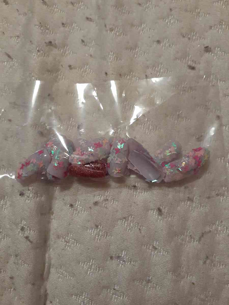very pretty butterfly nails with glue - Duluth, Minnesota - FleaMarketBay