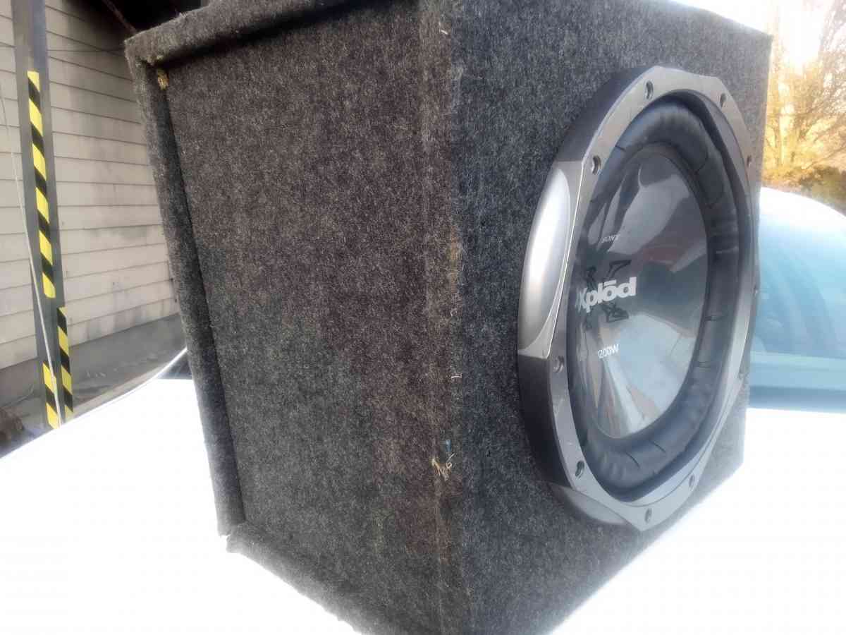 sony Xplod 1200 watt subwoofer speaker and cabinate . - Phillipsburg, New Jersey - FleaMarketBay