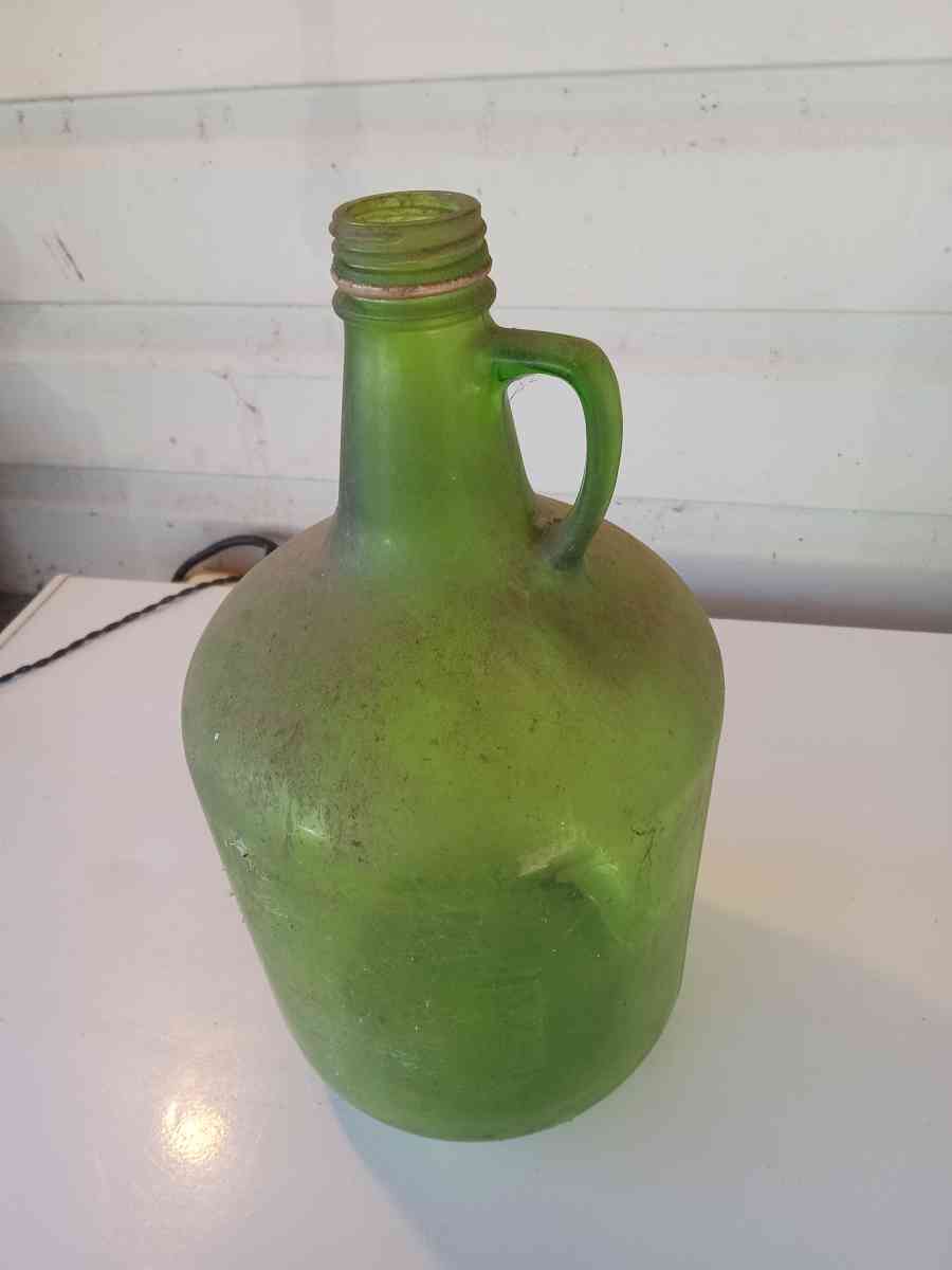 glass jars - Strawberry Plains, Tennessee - FleaMarketBay