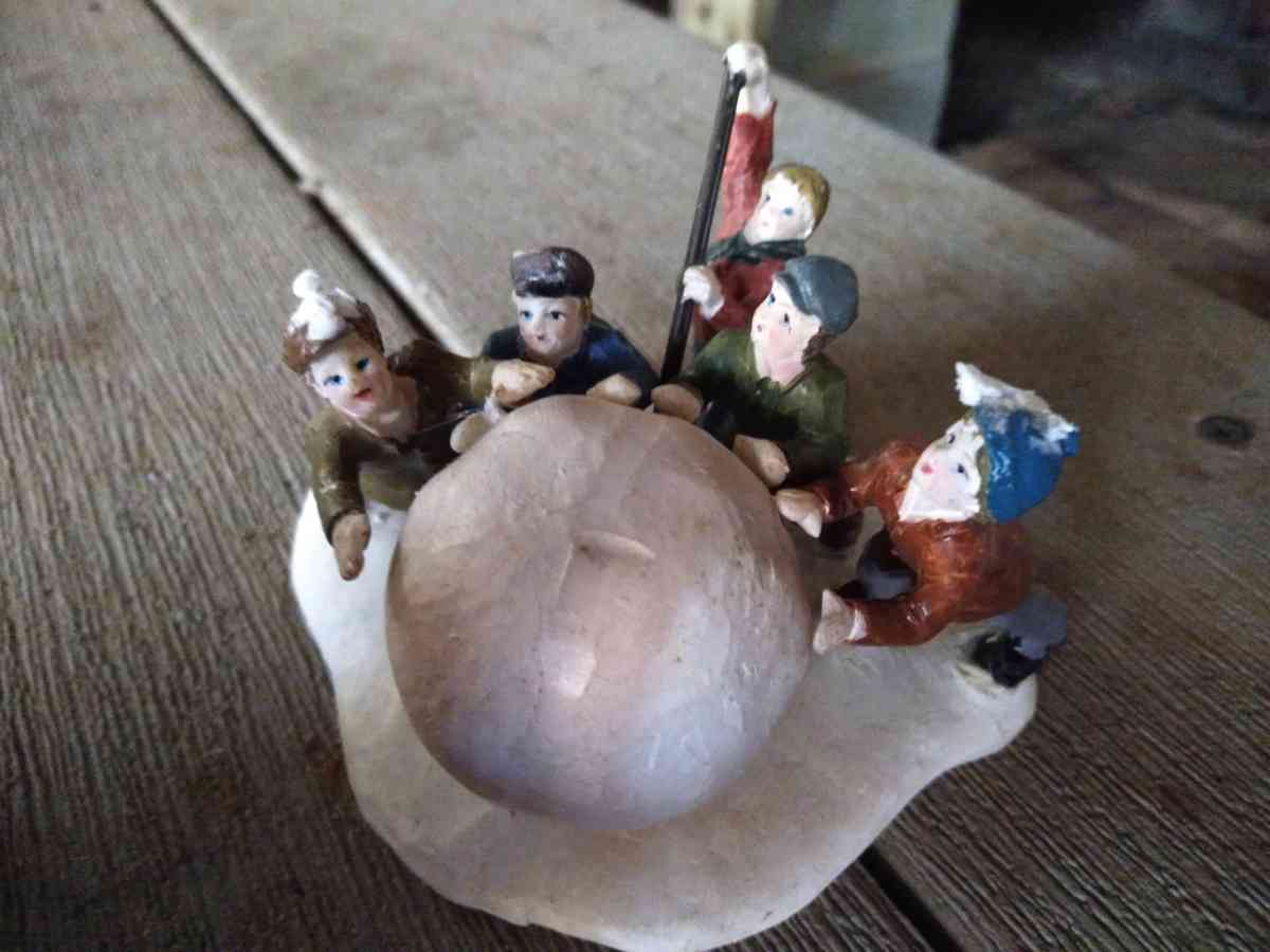 Collectible Christmas Deco - Salisbury, North Carolina - FleaMarketBay