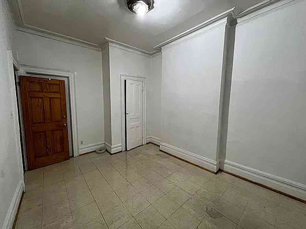 house for rent - Brooklyn, New York - FleaMarketBay