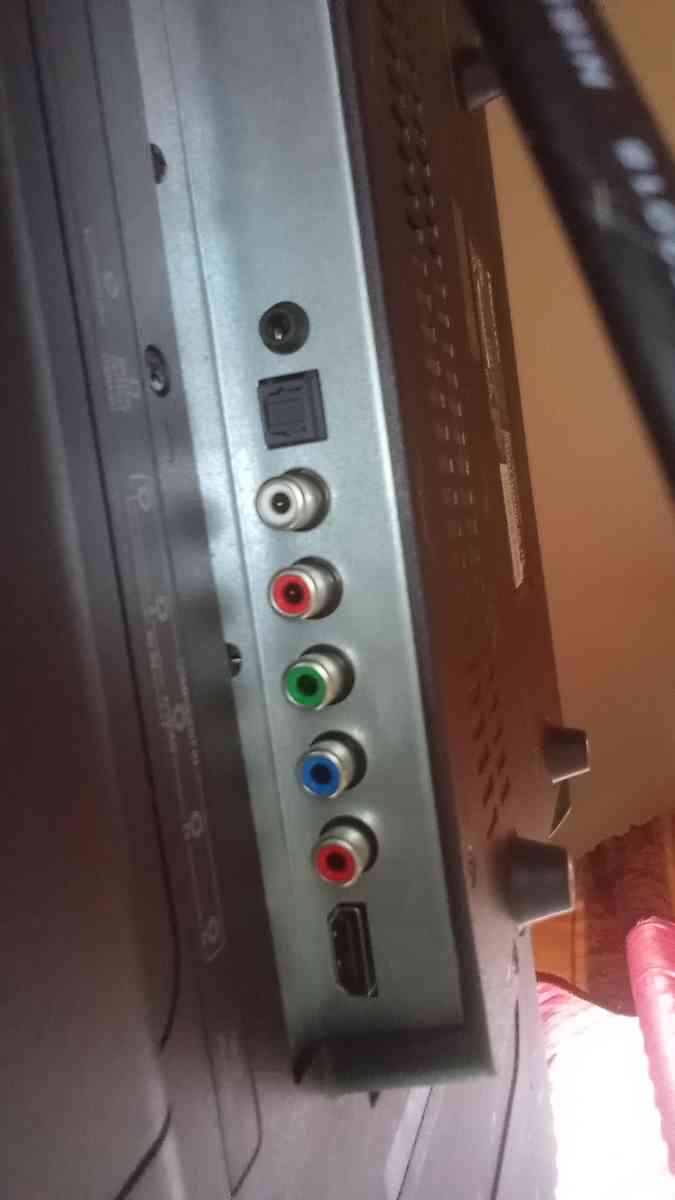 hennisee flatscreen tv - Wichita, Kansas - FleaMarketBay