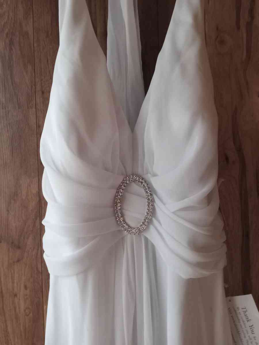 Davids Bridal wedding dress - Strawberry Plains, Tennessee - FleaMarketBay