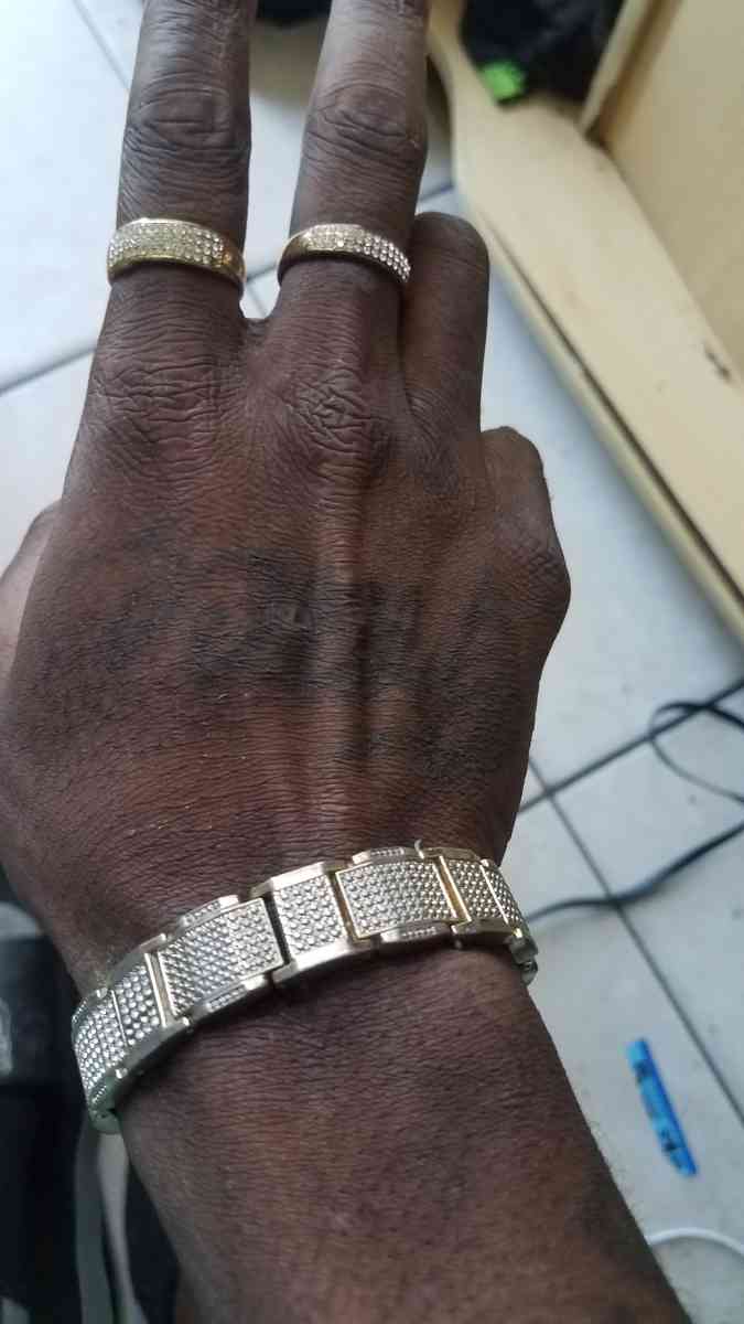 bracelet and 2 diamond rings