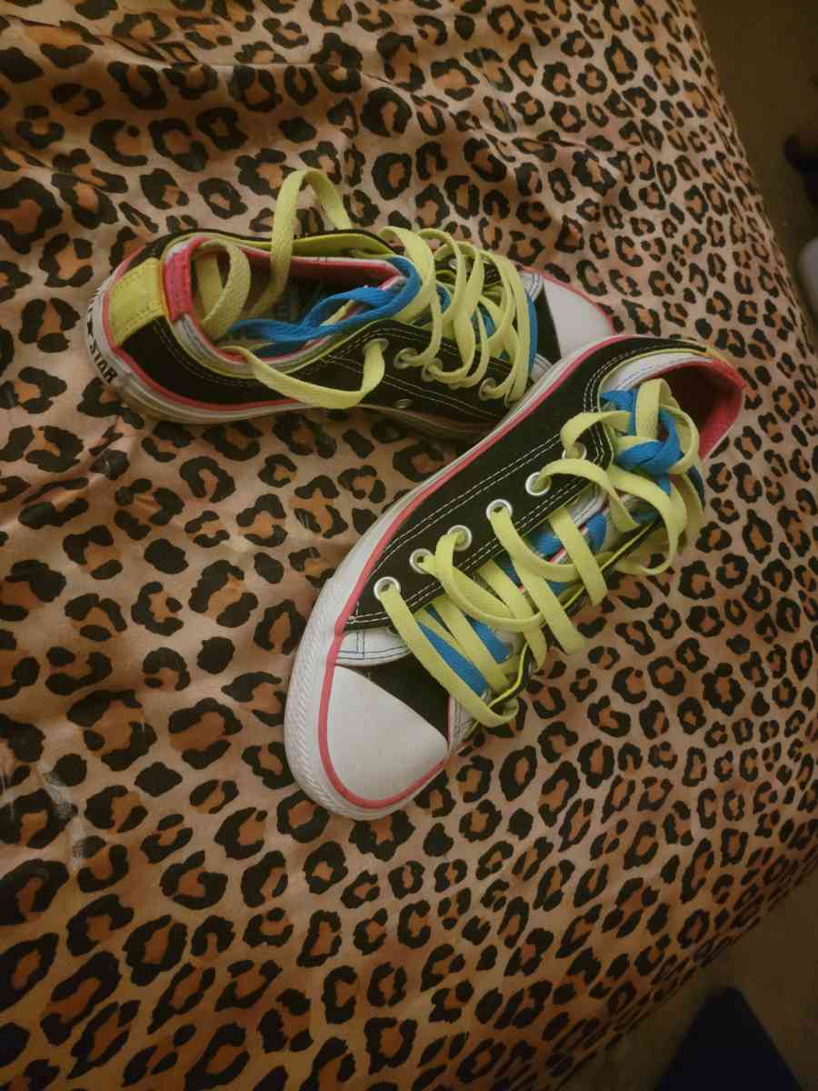 converse all star women's size 7 - Byram, Mississippi - FleaMarketBay