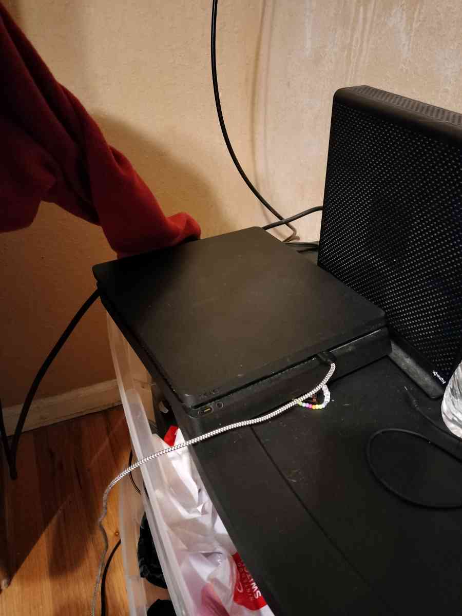 playstation 4 slim 800GB - Denver, Colorado - FleaMarketBay