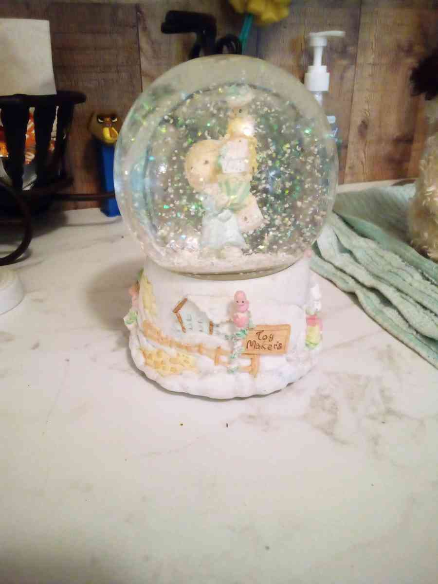 Precious Moments - Mc Minnville, Tennessee - FleaMarketBay