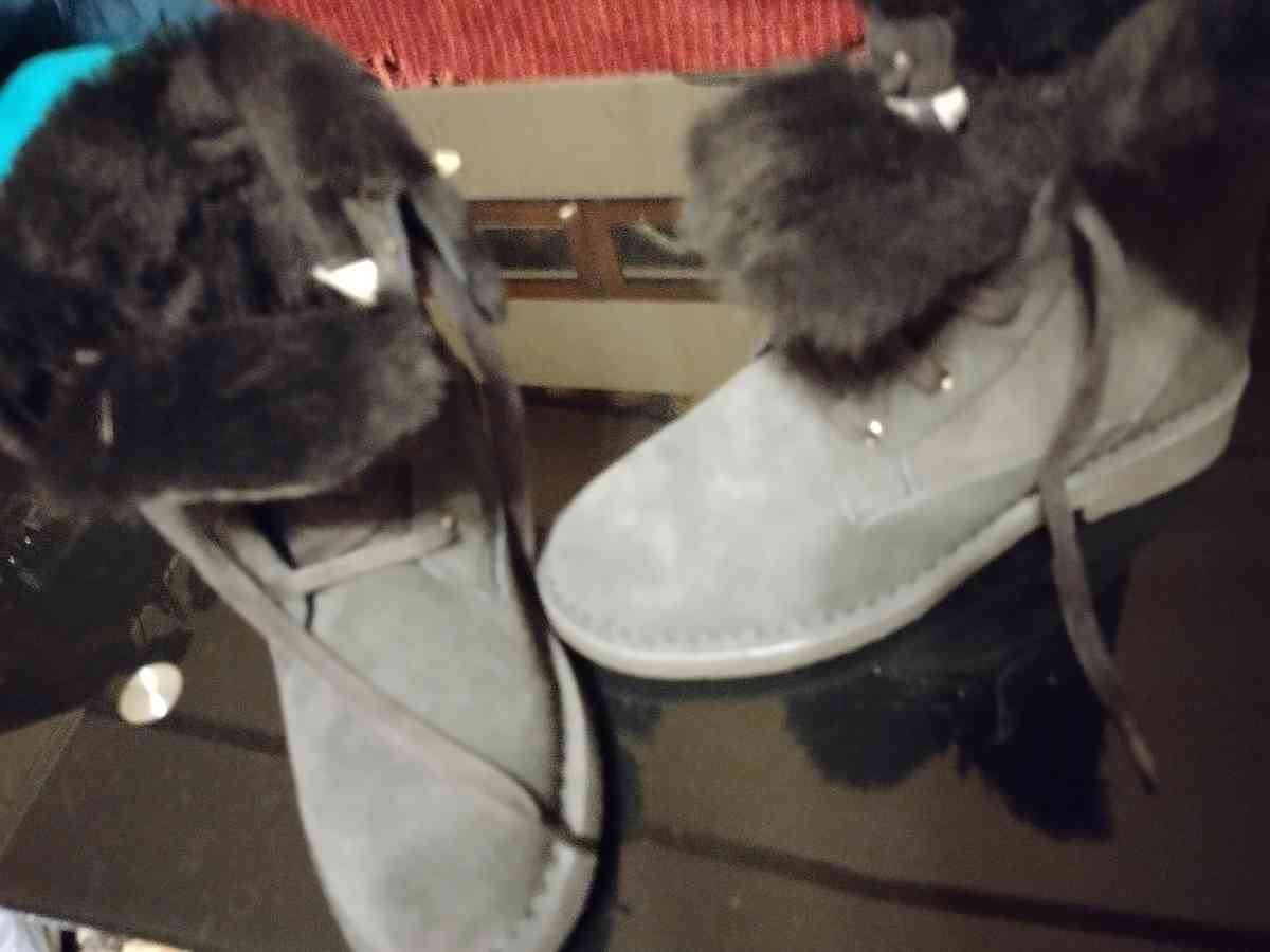 WOMENS UGG BOOTS size 7 - China Grove, North Carolina